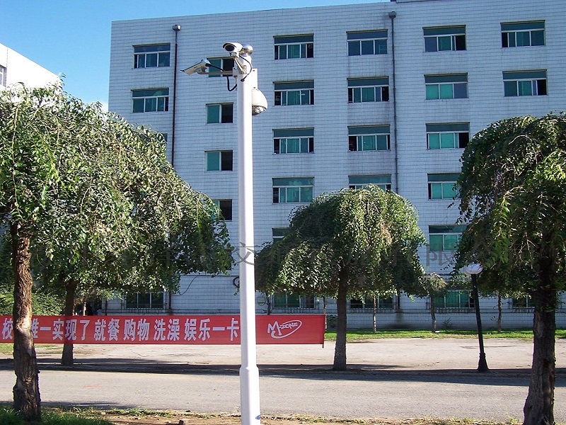 学校监控杆